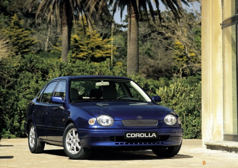 Особенности хэтчбеков восьмого поколения автомобилей Тойота Королла (1998 год)