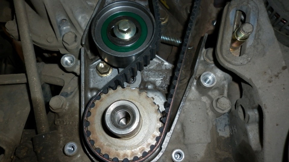 Замена ремня ГРМ в двигателе Toyota 5A-F/FE/FHE 1.5 л.